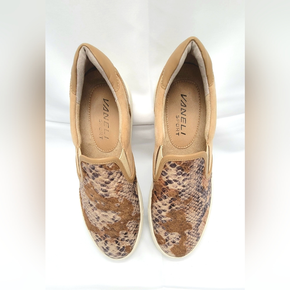 Vaneli Sport Snakeskin Pattern with real calf hair Slip on Loafers size 5. New